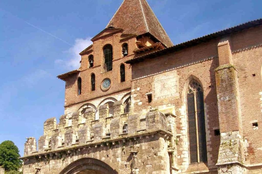 Appartement Entier Moissac Centre 30 M2 Calme Avec Cour Interieure Pour Velos A 50M Du Marche De Moissac Dış mekan fotoğraf