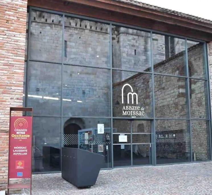 Appartement Entier Moissac Centre 30 M2 Calme Avec Cour Interieure Pour Velos A 50M Du Marche De Moissac Dış mekan fotoğraf